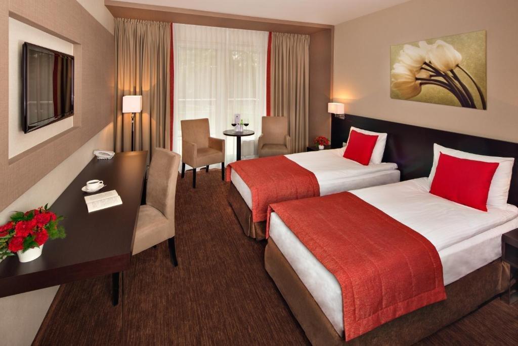 Z-Hotel Business & Spa Otwock Eksteriør billede