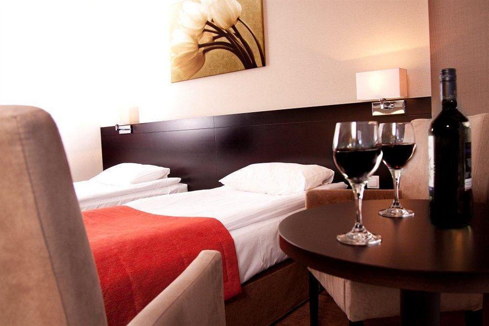 Z-Hotel Business & Spa Otwock Eksteriør billede